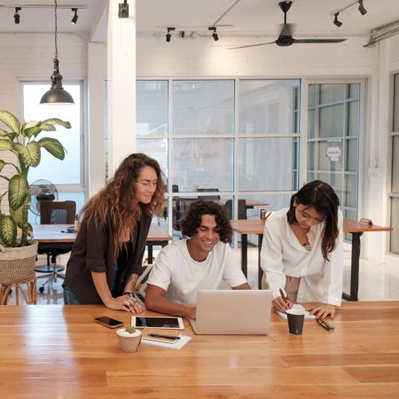 Three-people-in-discussion
